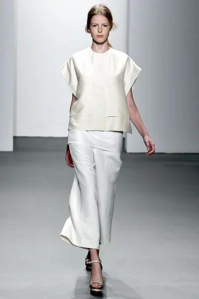 Look 13